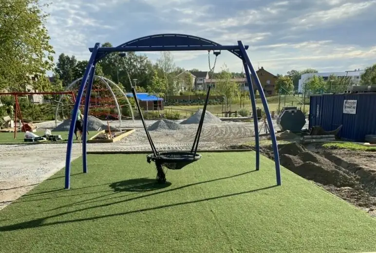 Perfekt med hybridgräs under gungställning