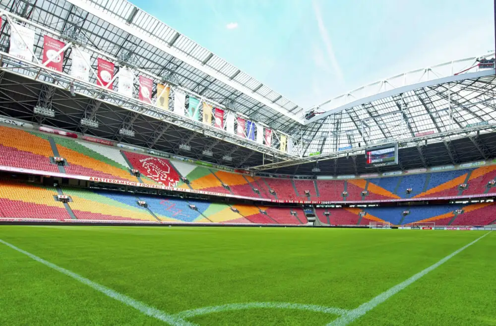 Hybridgräs Fotboll, Fördelar från Naturgräs och Konstgräs