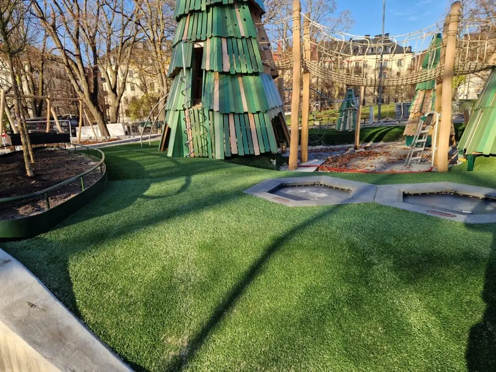 Vasaparken Stockholm konstgräs lekplats min