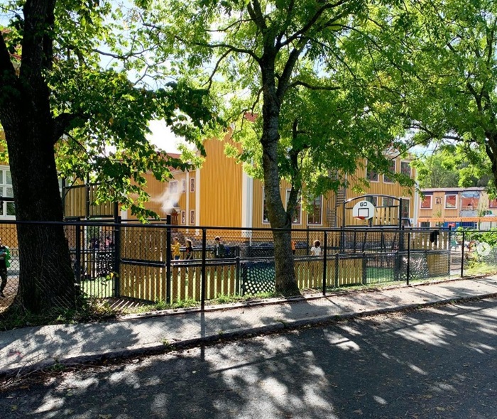Backaskolan multiarena skolgård